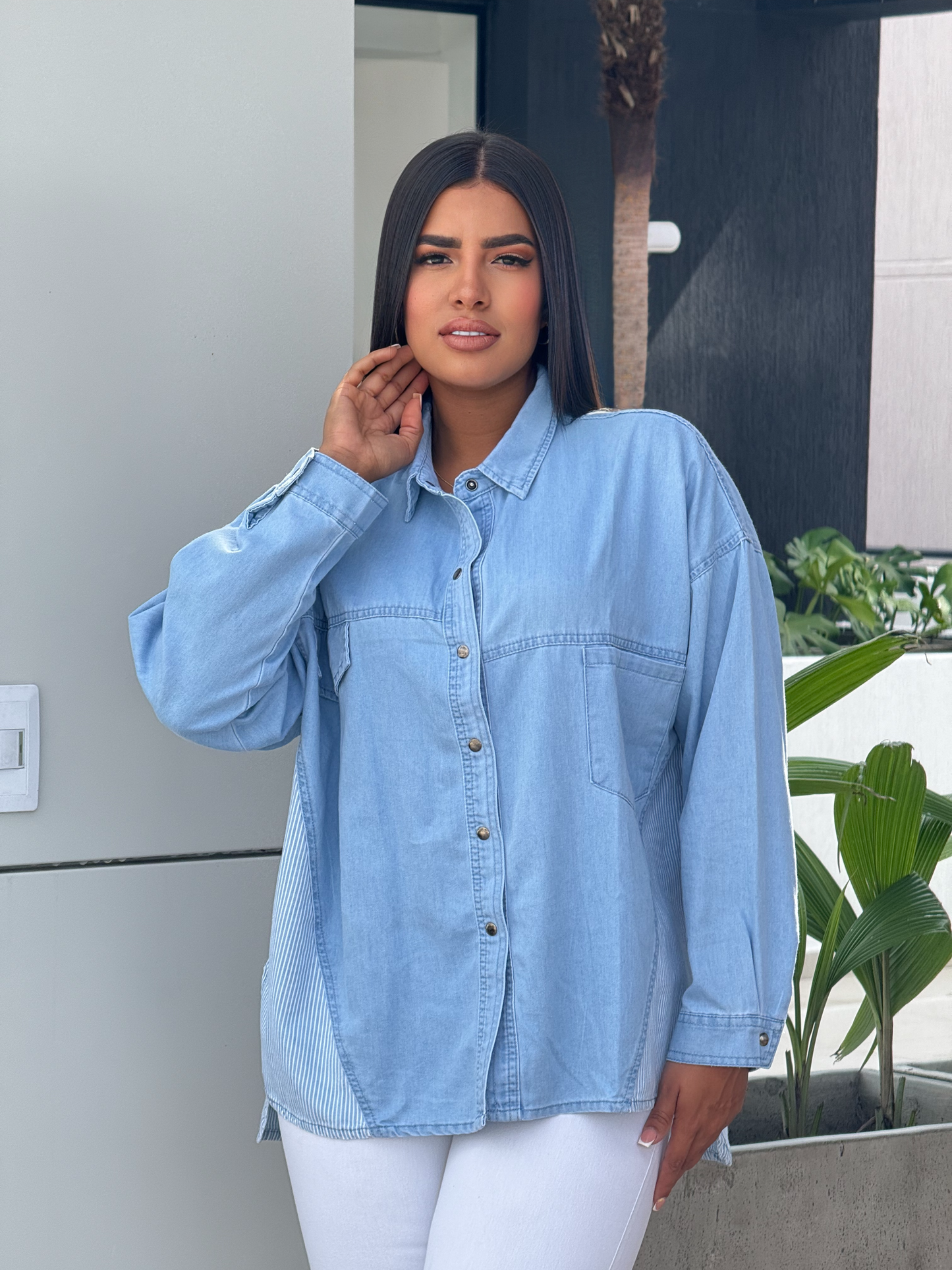 CAMISA DENVER. TONO AZUL